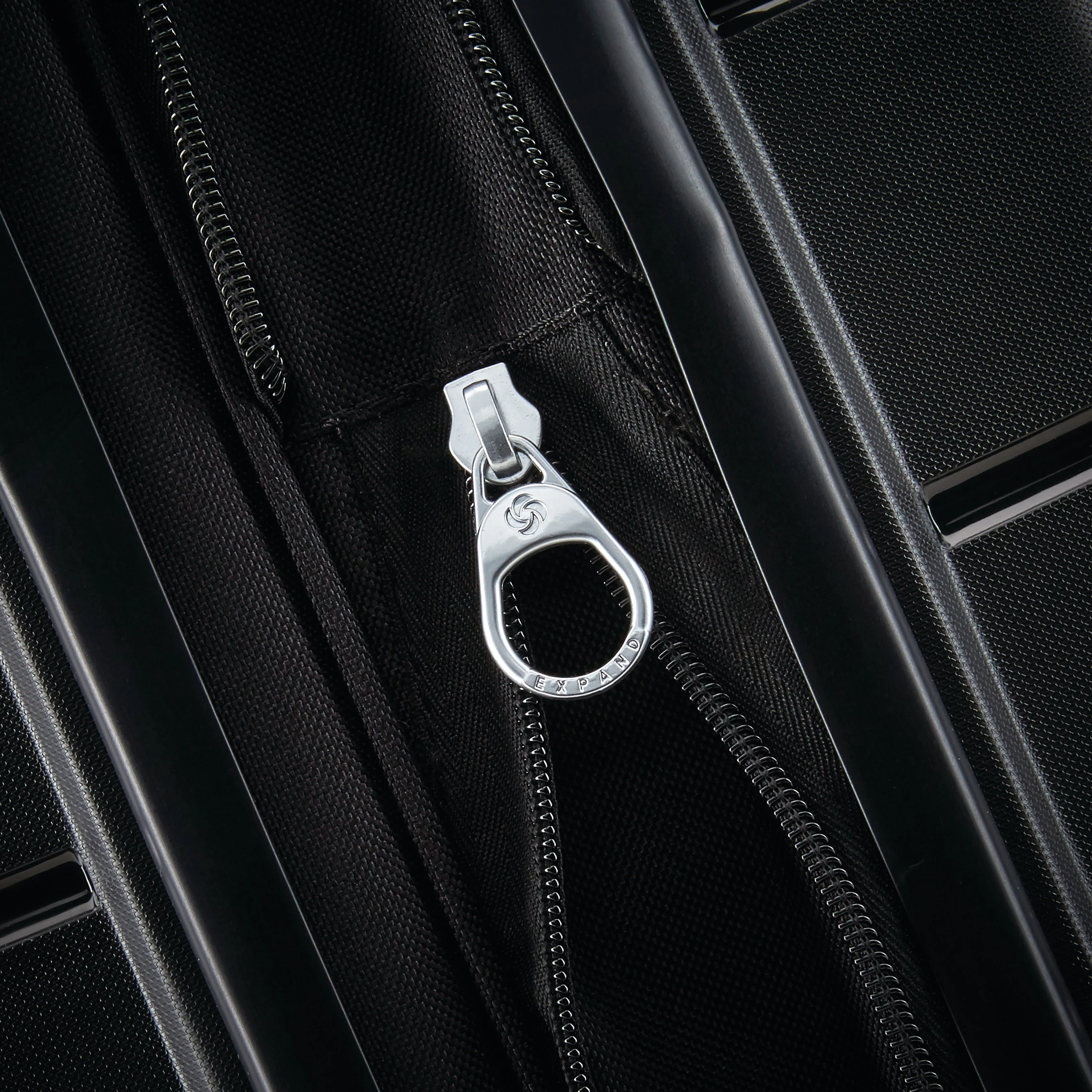 Samsonite Freeform 21" Hardside Spinner