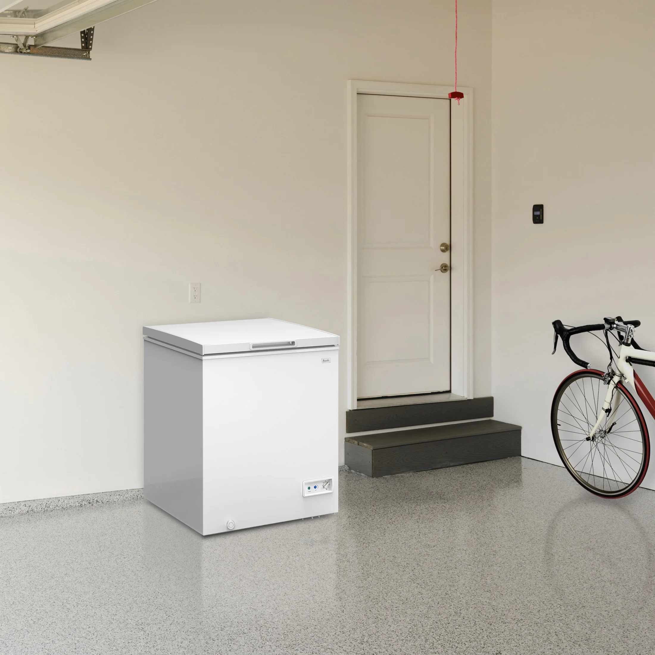 Avanti Garage Ready Chest Freezer, 5.0 Cu. ft. Capacity, in White (?CF5F0W)