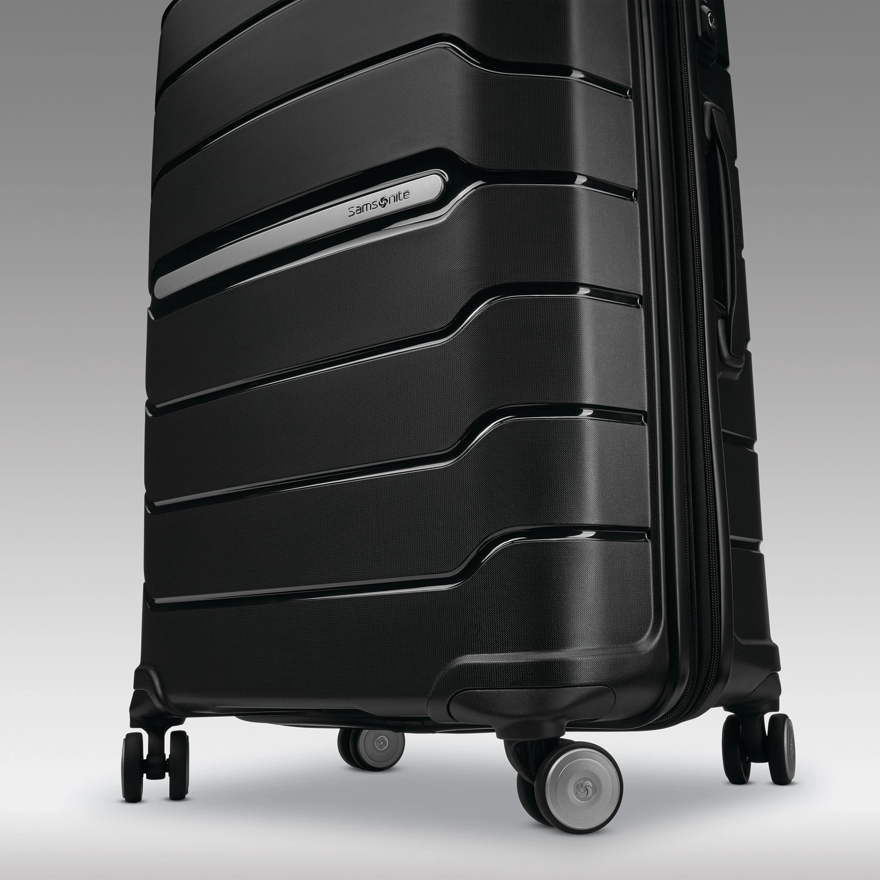 Samsonite Freeform 21" Hardside Spinner